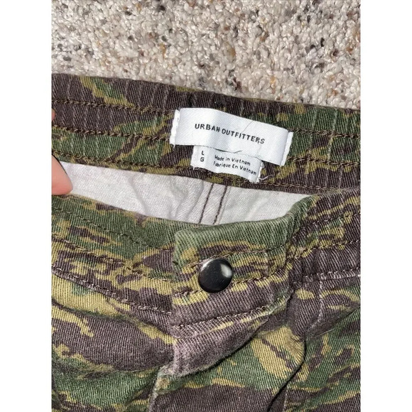 Urban Outfitters Skinny Cargo‎ Utility Pants Mens L Joggers with Straps Camo Y2K - Picture 3 of 5
